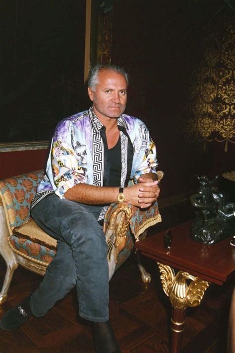 sono lo stilista che le piace chiamami versace|gianni versace designer.